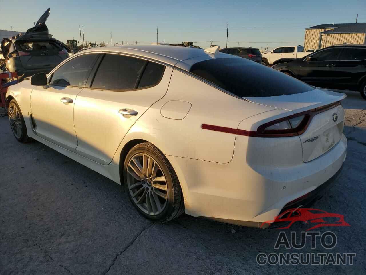 KIA STINGER 2018 - KNAE15LA8J6033439