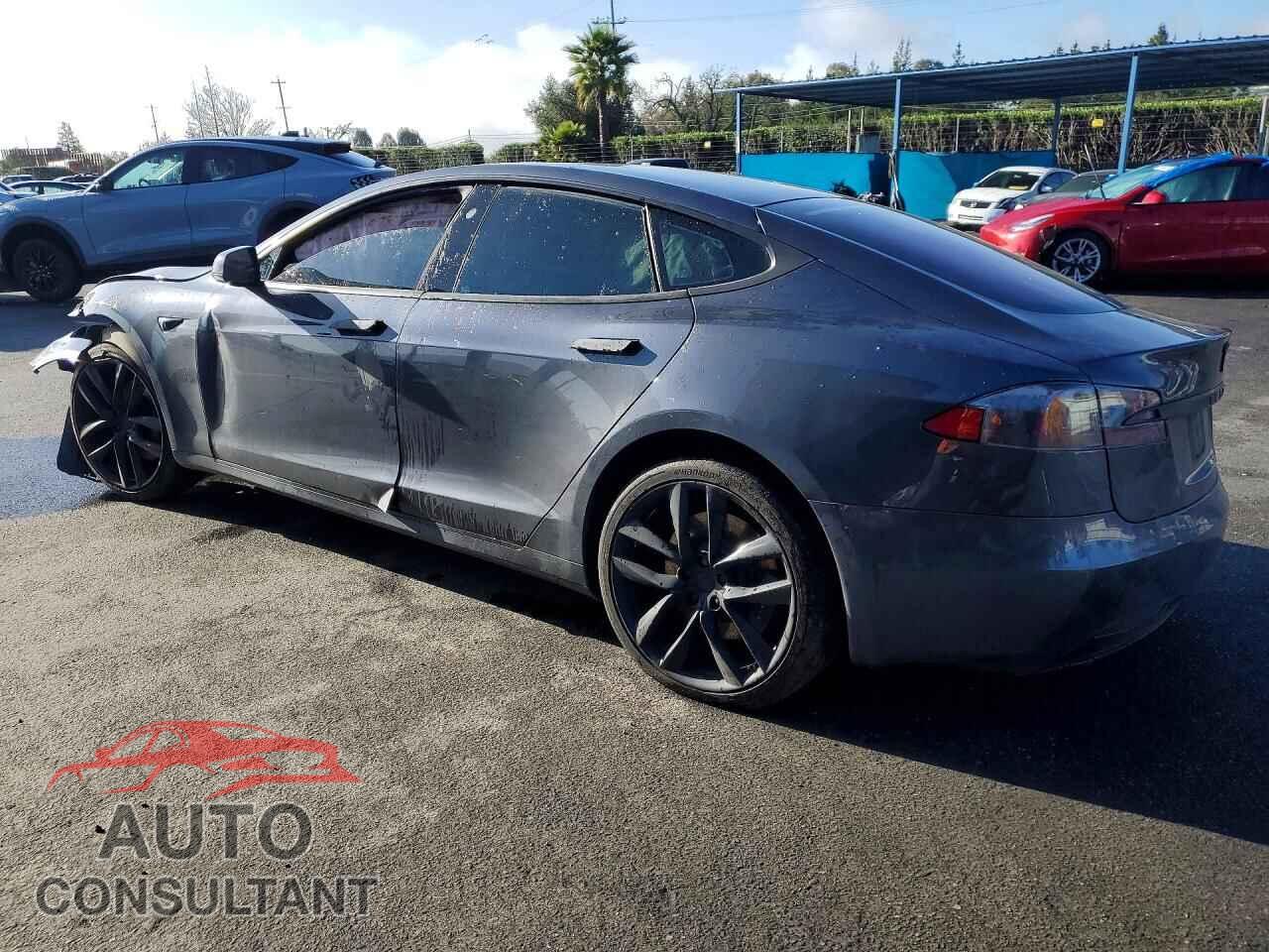 TESLA MODEL S 2017 - 5YJSA1E22HF215527