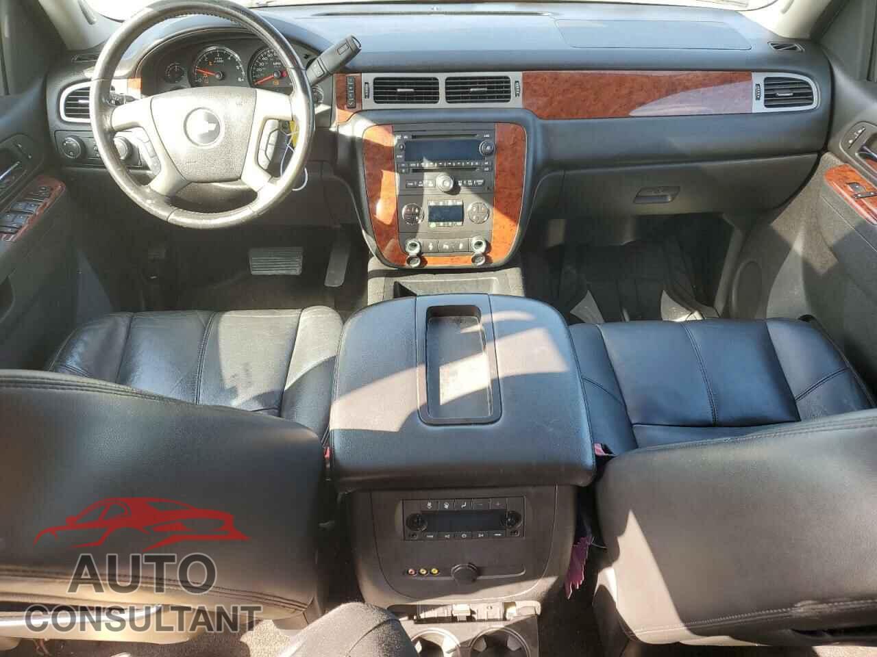 CHEVROLET TAHOE 2013 - 1GNSKBE04DR237249