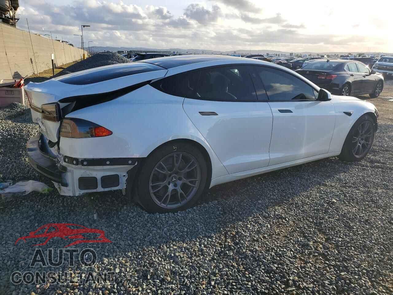 TESLA MODEL S 2021 - 5YJSA1E52MF452345