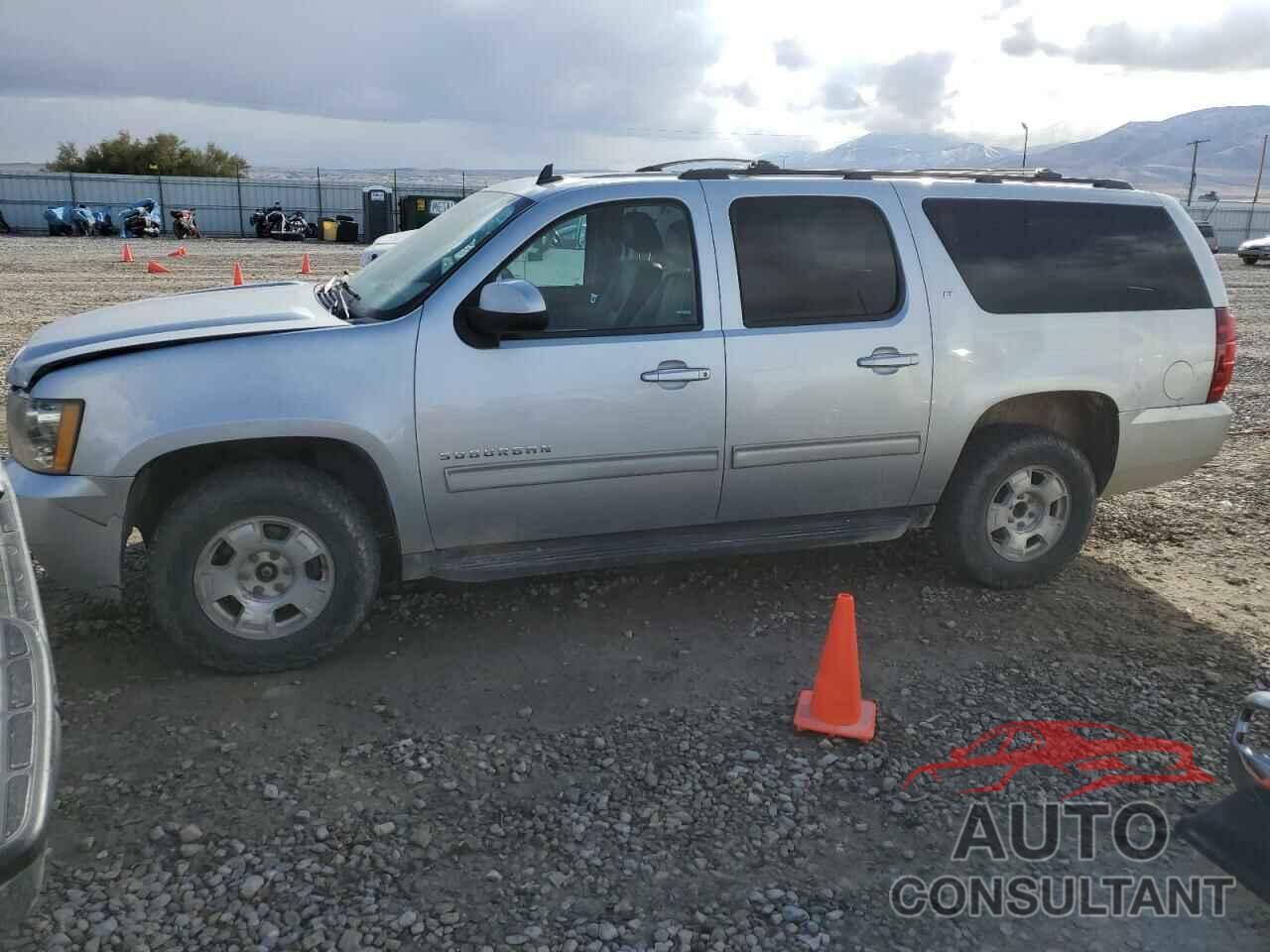 CHEVROLET SUBURBAN 2013 - 1GNSKJE72DR133771