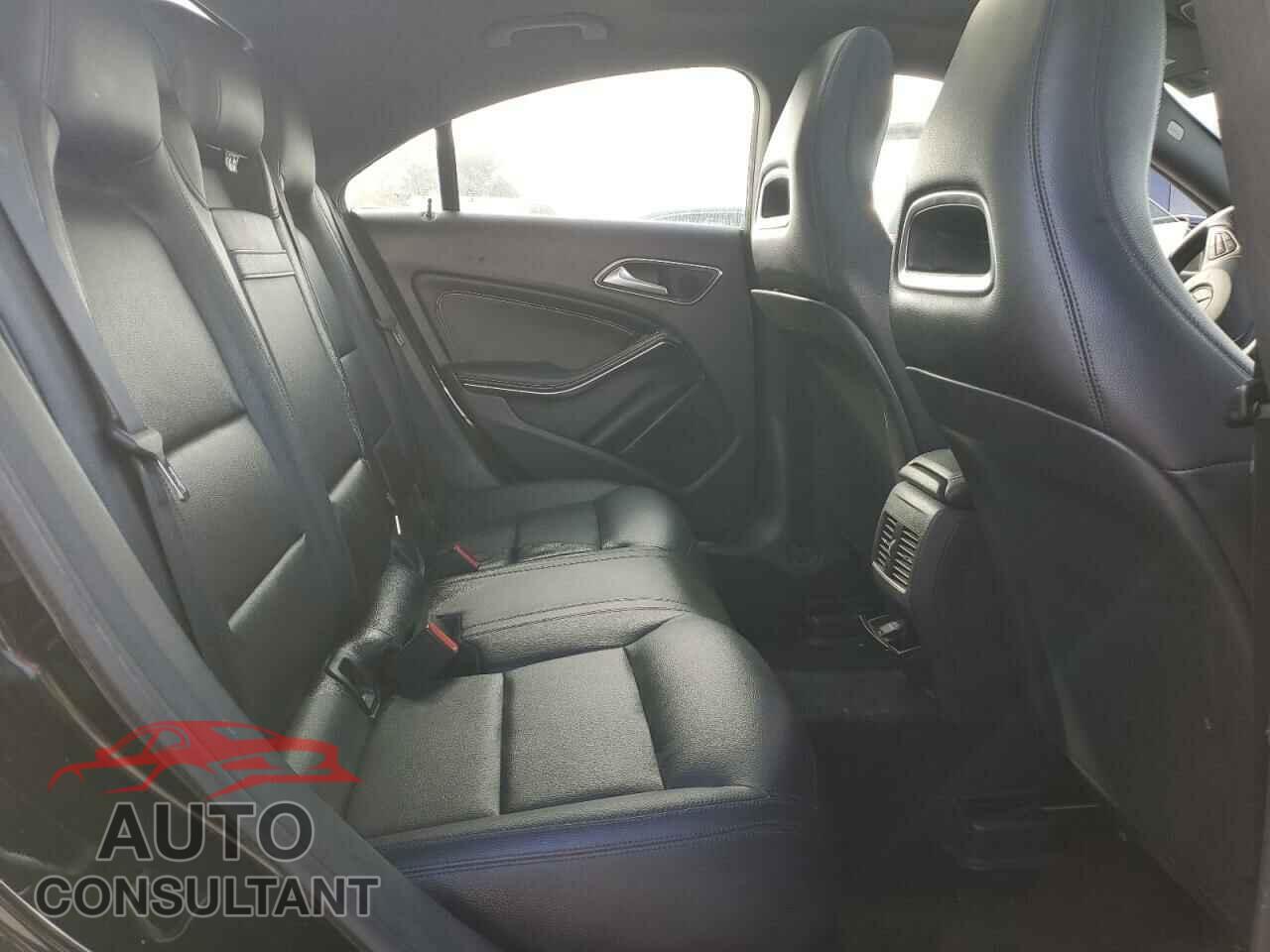 MERCEDES-BENZ CLA-CLASS 2015 - WDDSJ4EB0FN179357