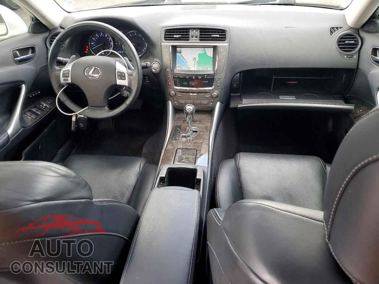 LEXUS IS 2011 - JTHCE5C2XB5000617