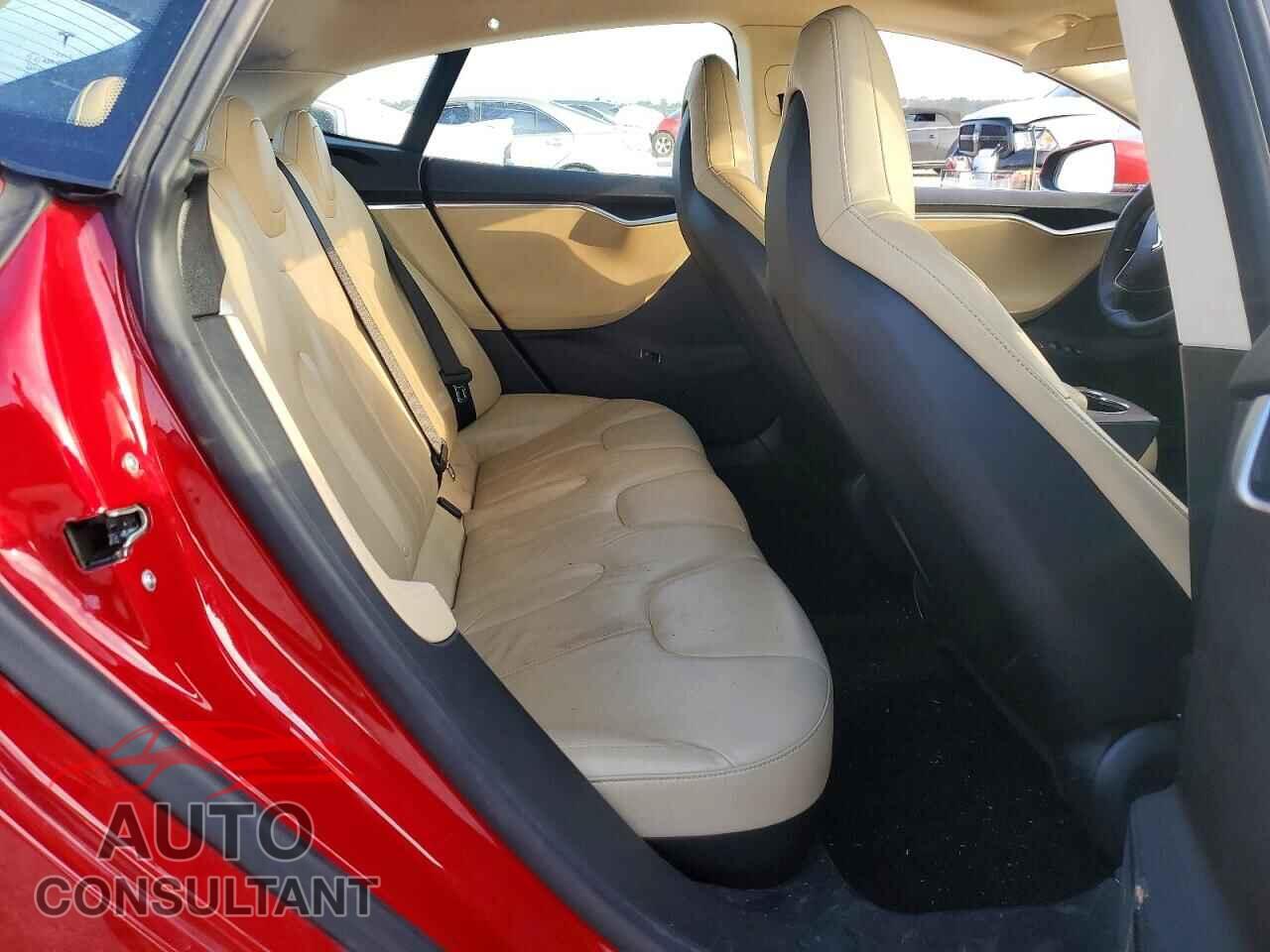 TESLA MODEL S 2013 - 5YJSA1CG4DFP20090