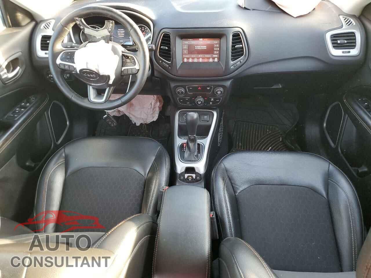 JEEP COMPASS 2018 - 3C4NJCBB3JT125601