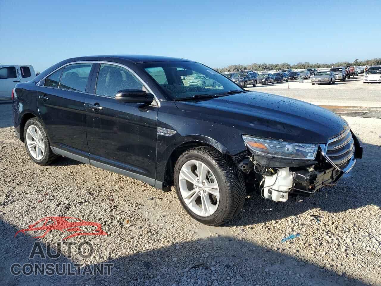 FORD TAURUS 2018 - 1FAHP2E89JG123318