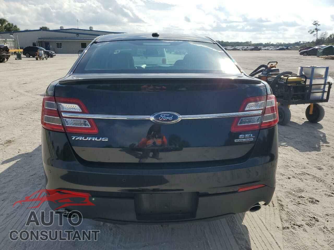 FORD TAURUS 2016 - 1FAHP2E81GG140154