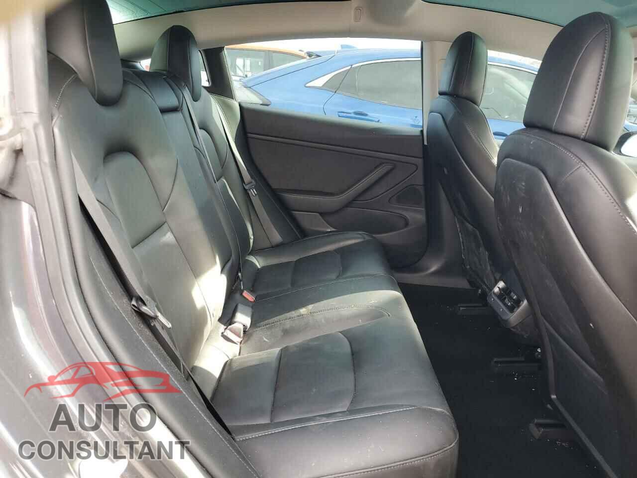 TESLA MODEL 3 2018 - 5YJ3E1EA4JF154879