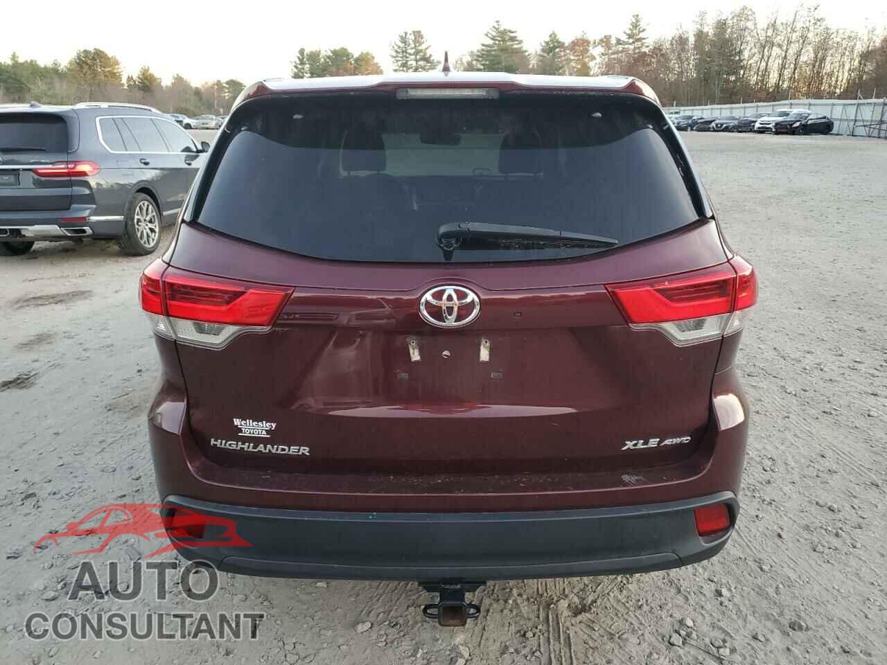TOYOTA HIGHLANDER 2018 - 5TDJZRFH5JS497685