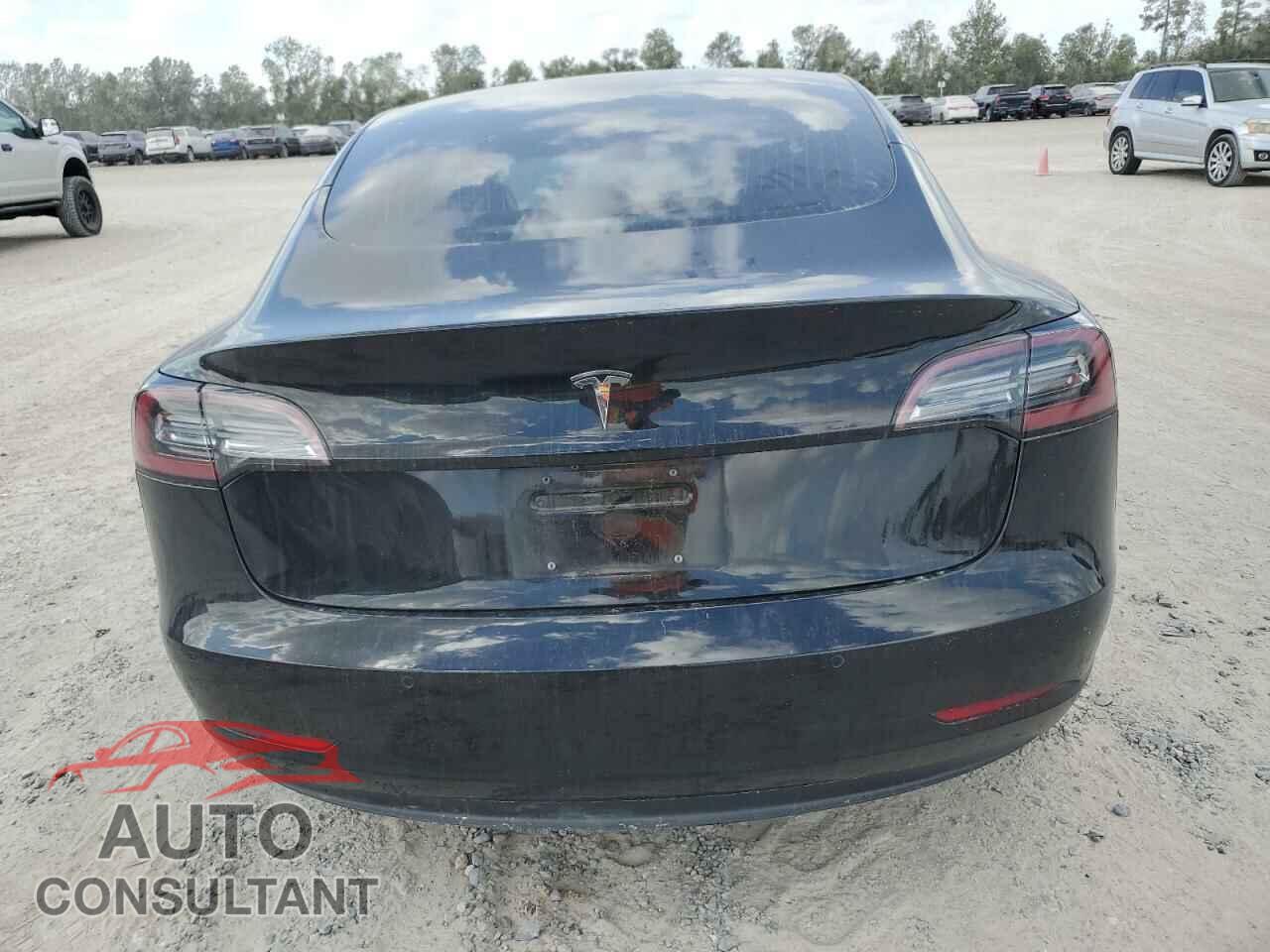 TESLA MODEL 3 2018 - 5YJ3E1EA4JF122854