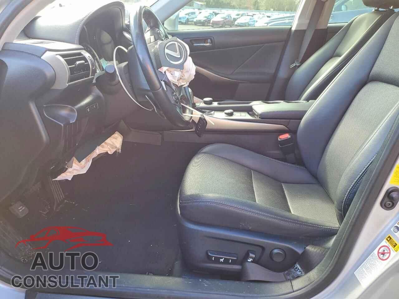 LEXUS IS 2016 - JTHBA1D24G5011070