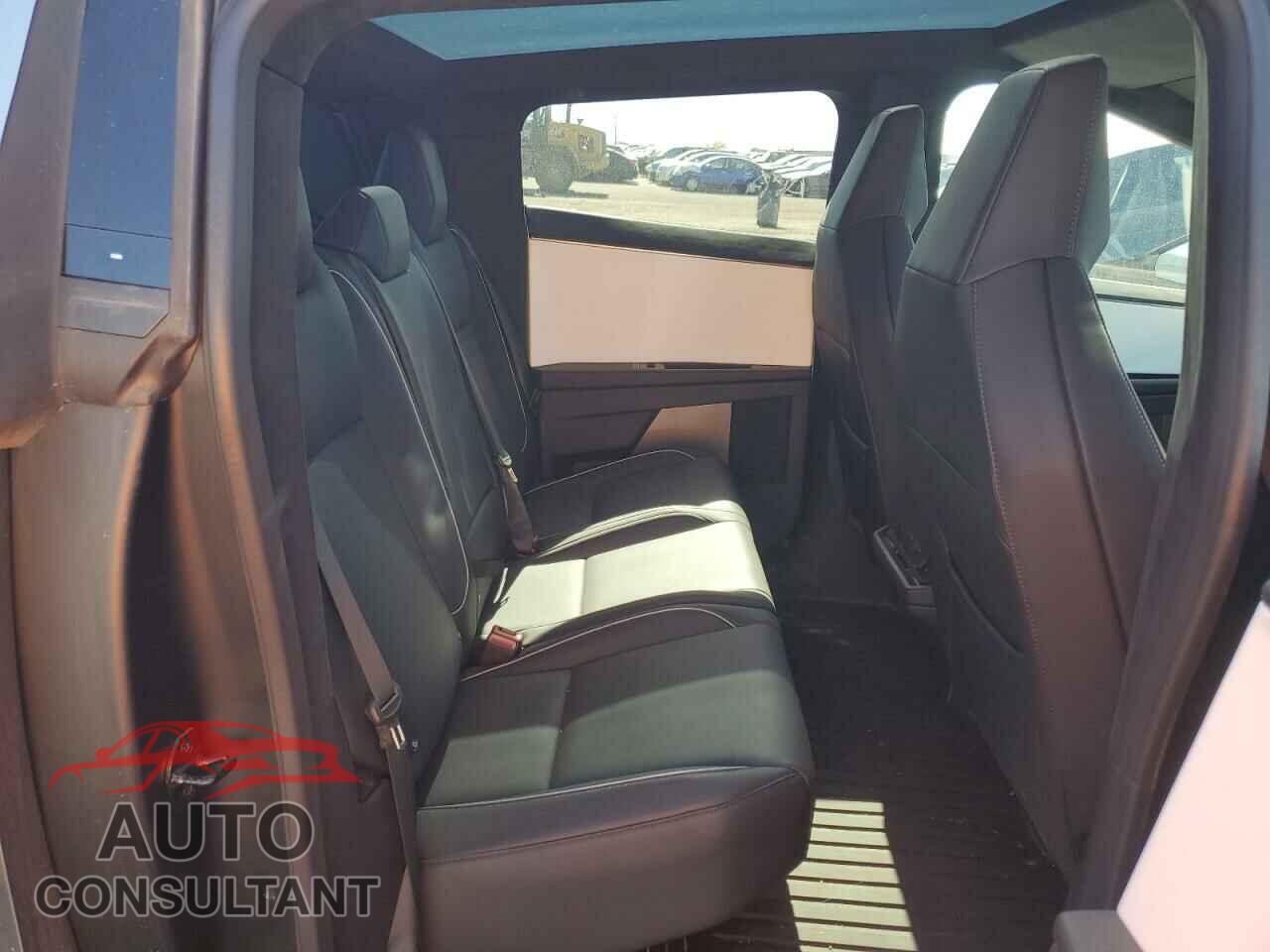 TESLA CYBERTRUCK 2024 - 7G2CEHEE2RA018736