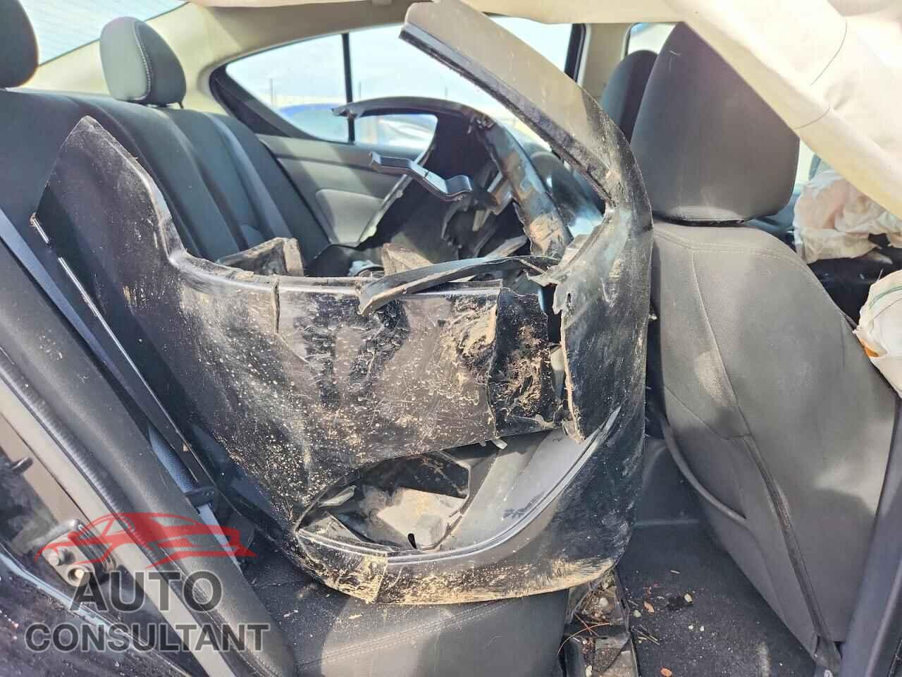 NISSAN VERSA 2017 - 3N1CN7AP3HL847387