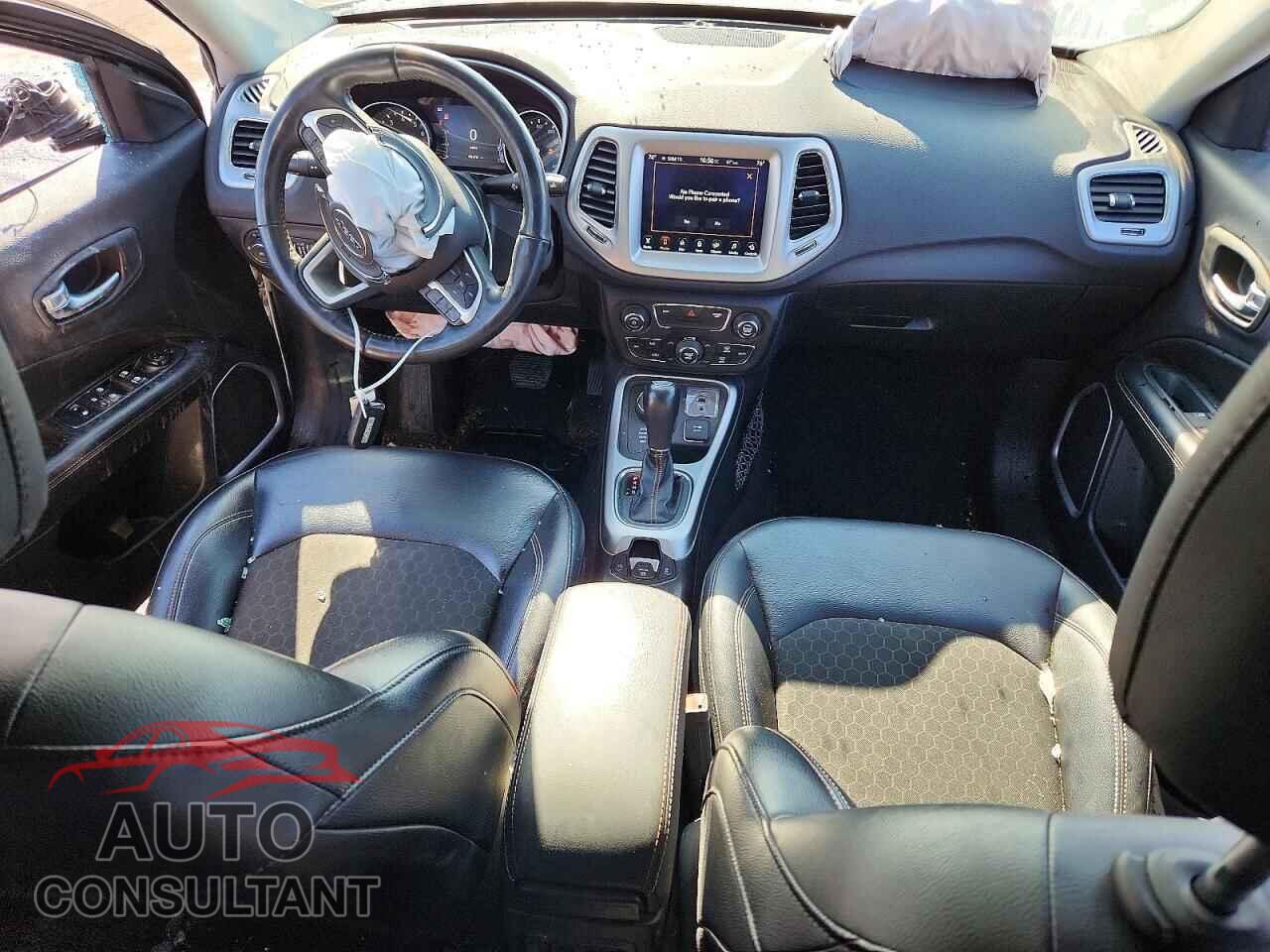 JEEP COMPASS 2018 - 3C4NJDBB2JT154528
