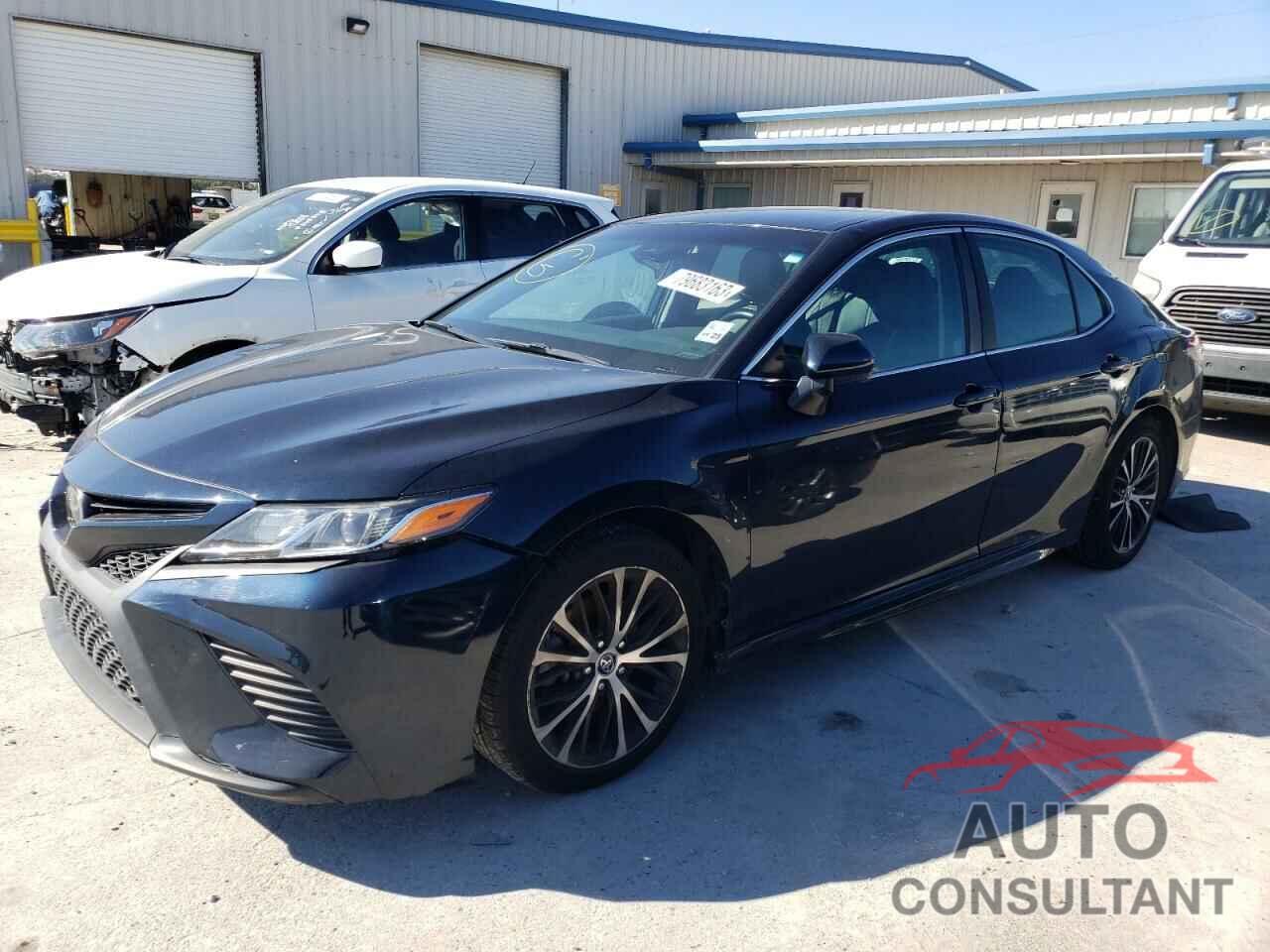 TOYOTA CAMRY 2018 - 4T1B11HK4JU590520