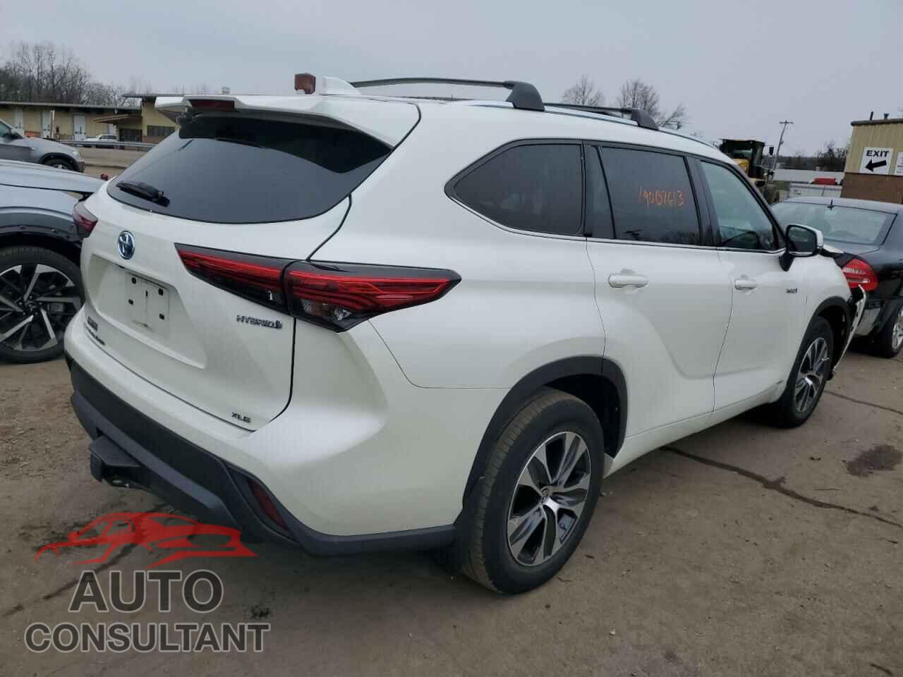 TOYOTA HIGHLANDER 2021 - 5TDGBRCH8MS520173
