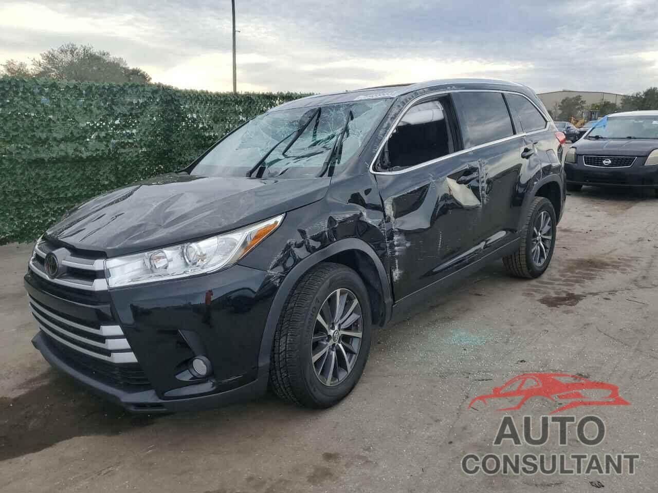 TOYOTA HIGHLANDER 2019 - 5TDKZRFH7KS559366