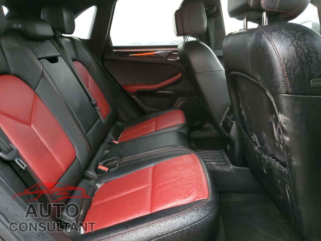 PORSCHE MACAN 2018 - WP1AA2A53JLB01135