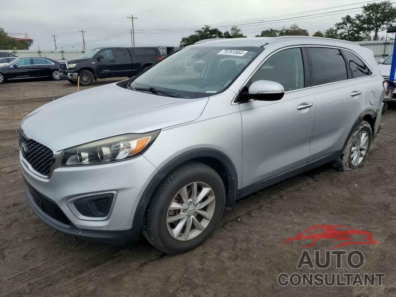 KIA SORENTO 2018 - 5XYPG4A37JG381934