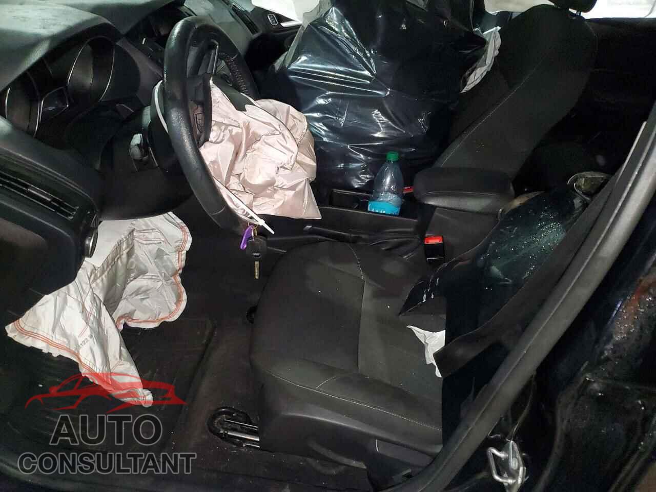 FORD FOCUS 2017 - 1FADP3F22HL213247