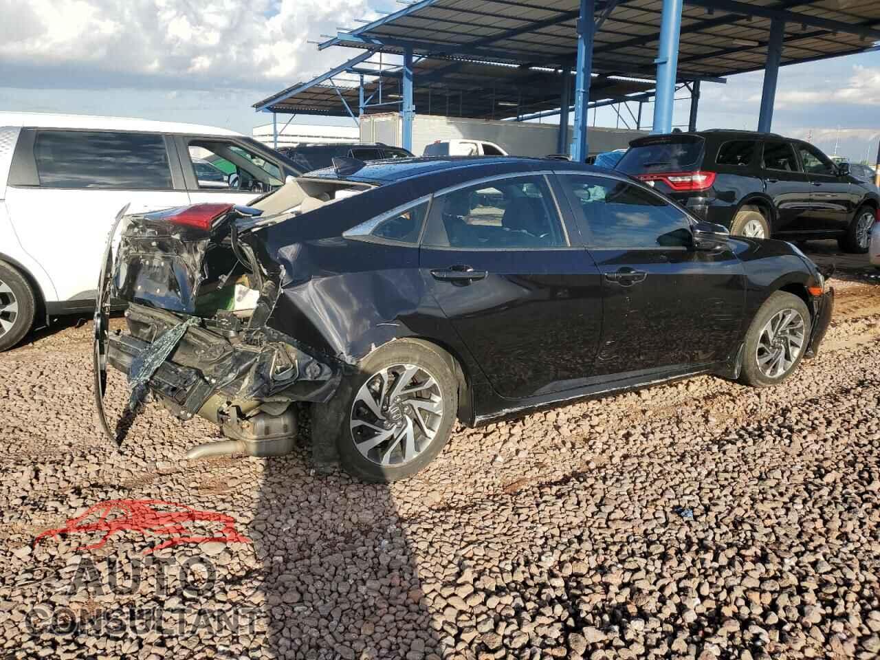 HONDA CIVIC 2018 - 2HGFC2F77JH515397