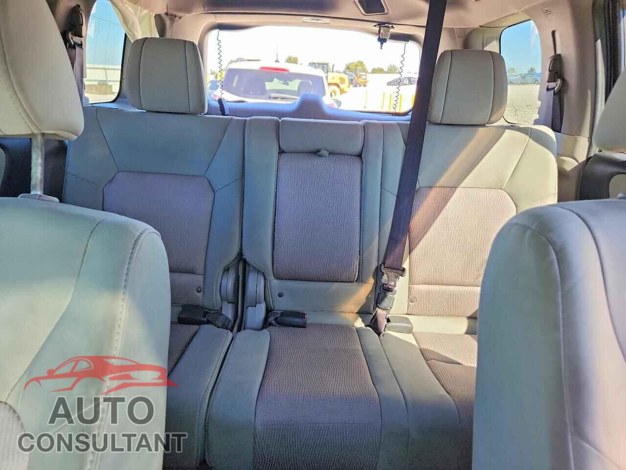 HONDA PILOT 2015 - 5FNYF3H37FB005109