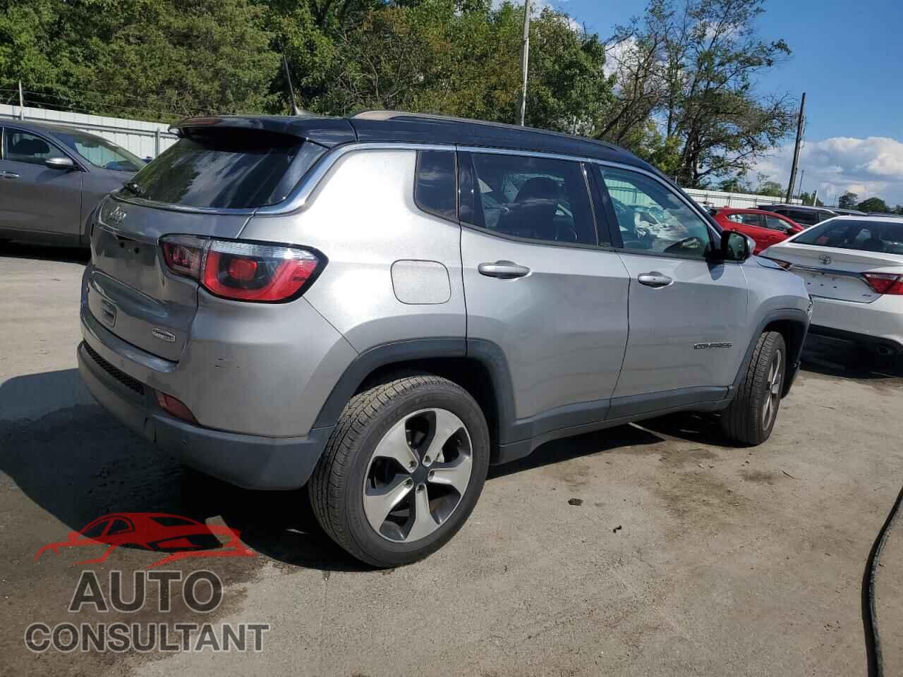 JEEP COMPASS 2018 - 3C4NJDBB3JT117004