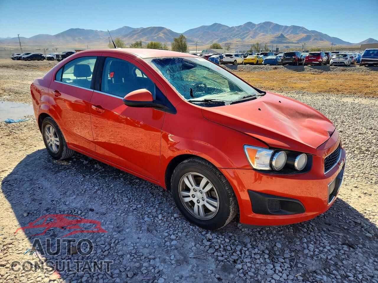 CHEVROLET SONIC 2013 - 1G1JC5SG5D4101836