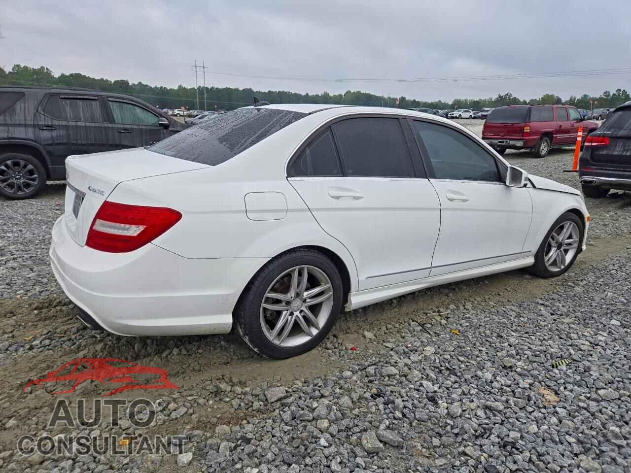 MERCEDES-BENZ C-CLASS 2013 - WDDGF8AB6DR244061