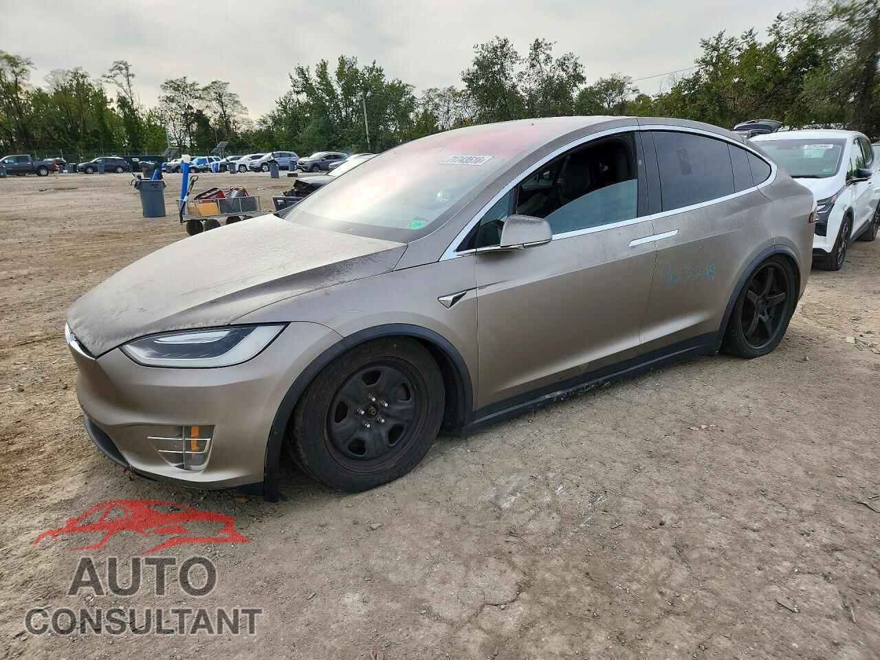 TESLA MODEL X 2017 - 5YJXCAE2XHF051041