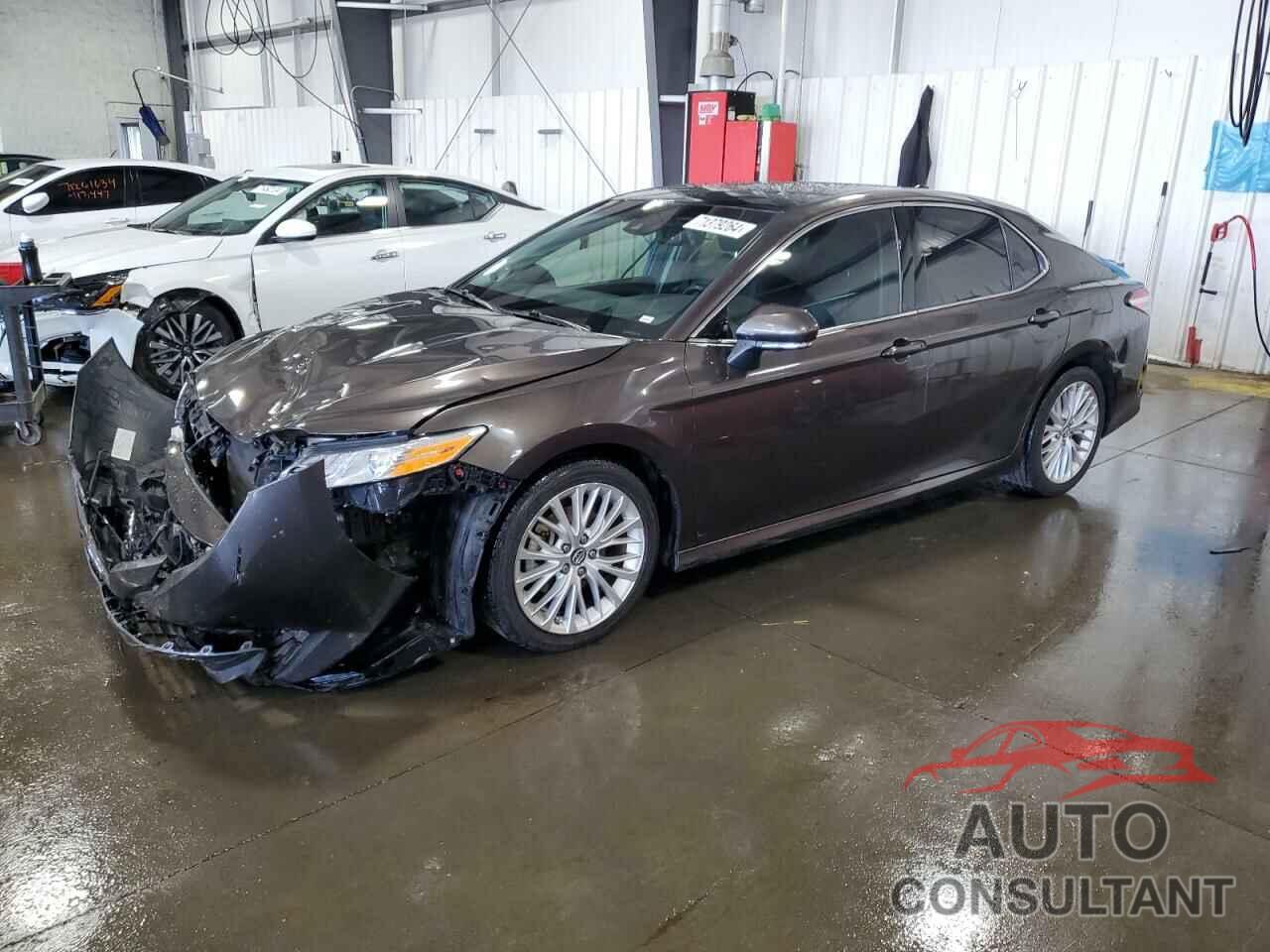 TOYOTA CAMRY 2018 - 4T1B11HKXJU055434