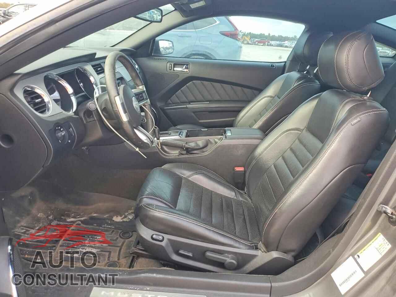 FORD MUSTANG 2014 - 1ZVBP8AM8E5217145