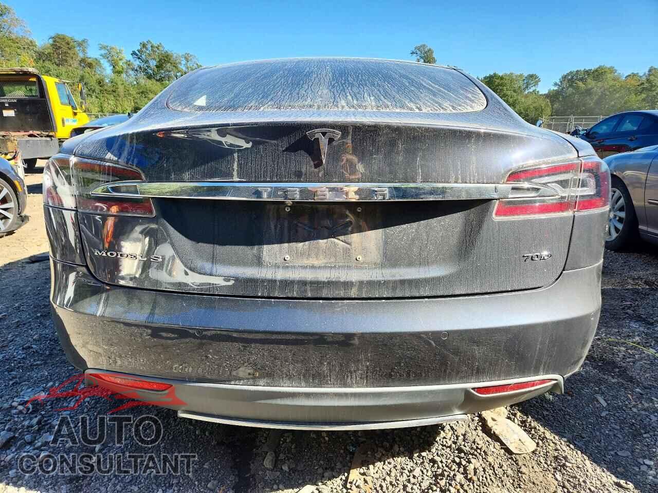 TESLA MODEL S 2015 - 5YJSA1S26FF090744
