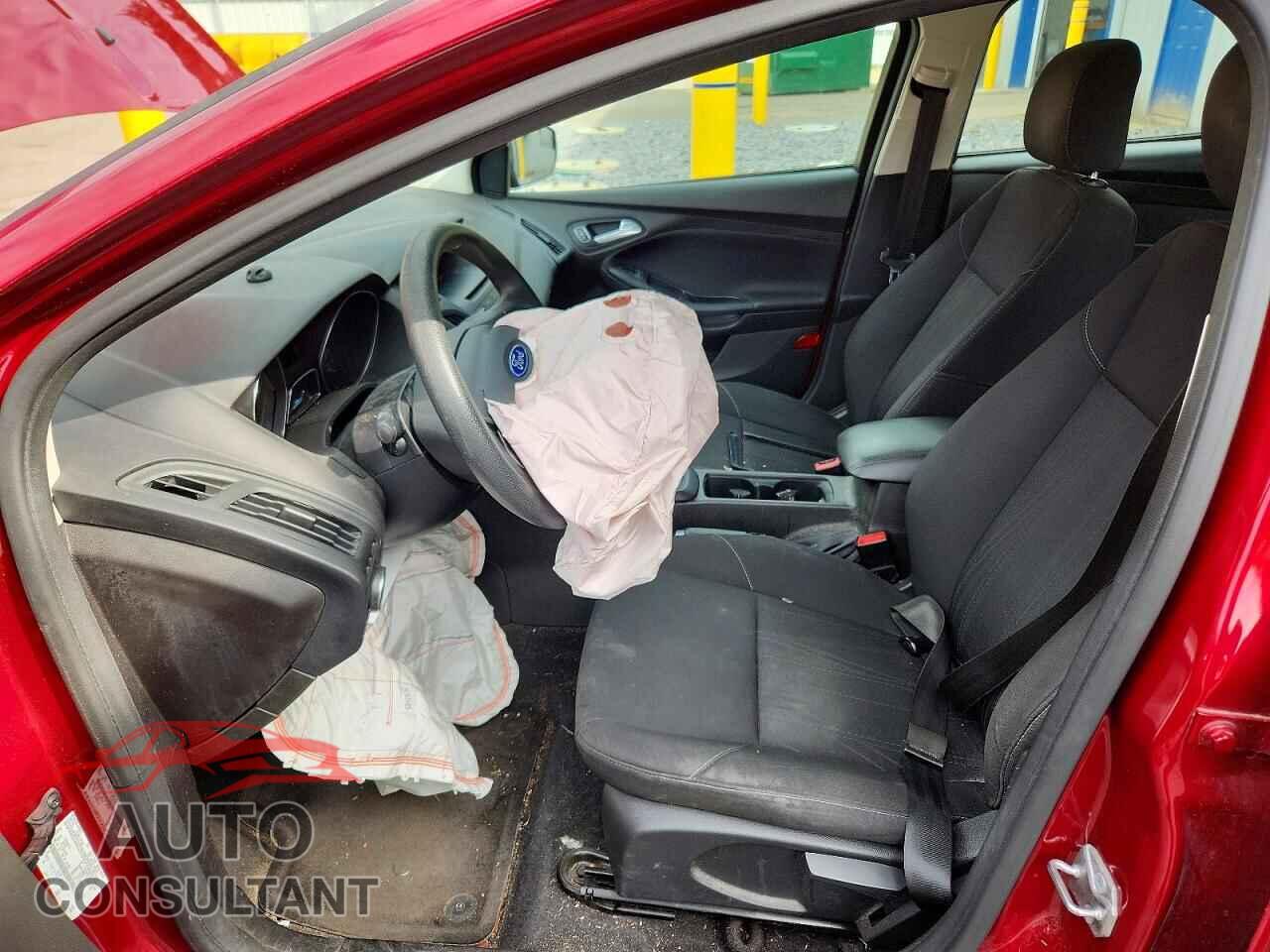 FORD FOCUS 2016 - 1FADP3F23GL306194