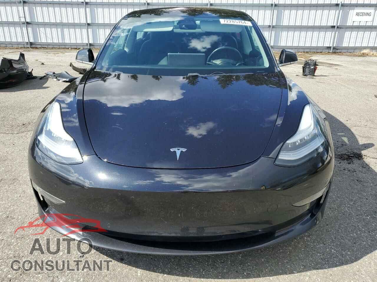 TESLA MODEL 3 2018 - 5YJ3E1EBXJF071739