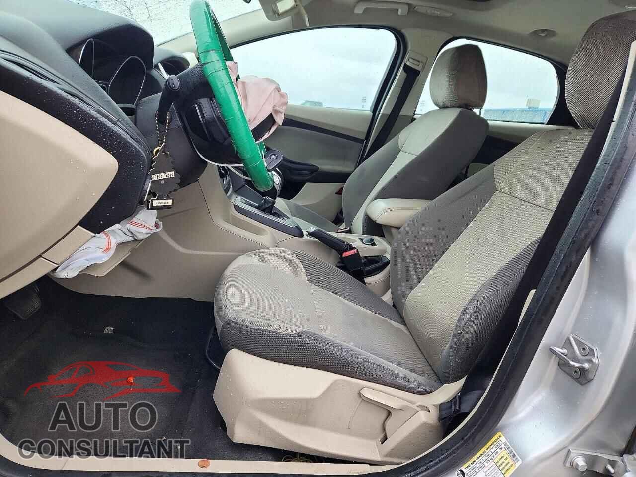 FORD FOCUS 2014 - 1FADP3F27EL230914