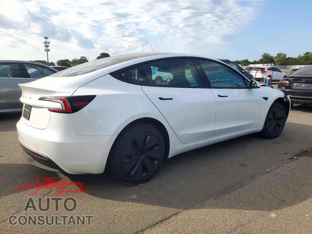 TESLA MODEL 3 2026 - 5YJ3E1EA3TF190033