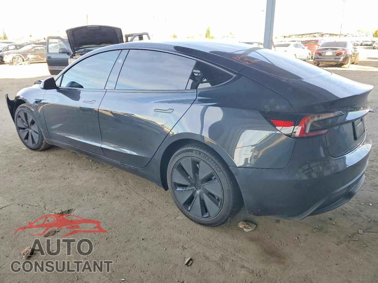 TESLA MODEL 3 2025 - 5YJ3E1EA1SF936929