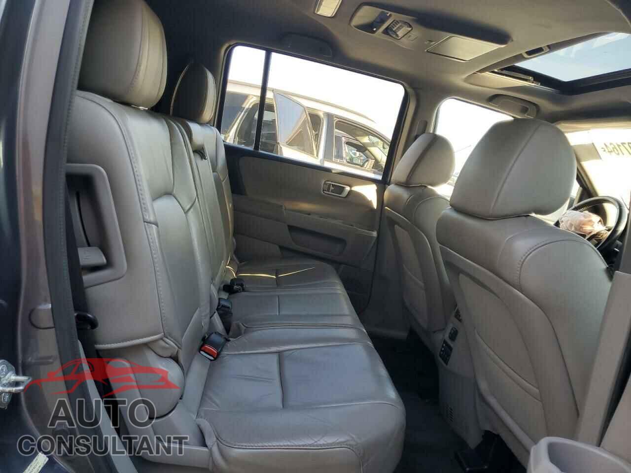 HONDA PILOT 2015 - 5FNYF3H65FB034151