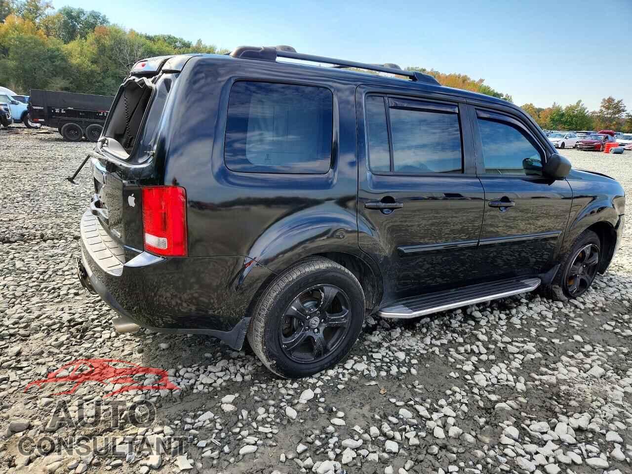 HONDA PILOT 2015 - 5FNYF4H52FB052183