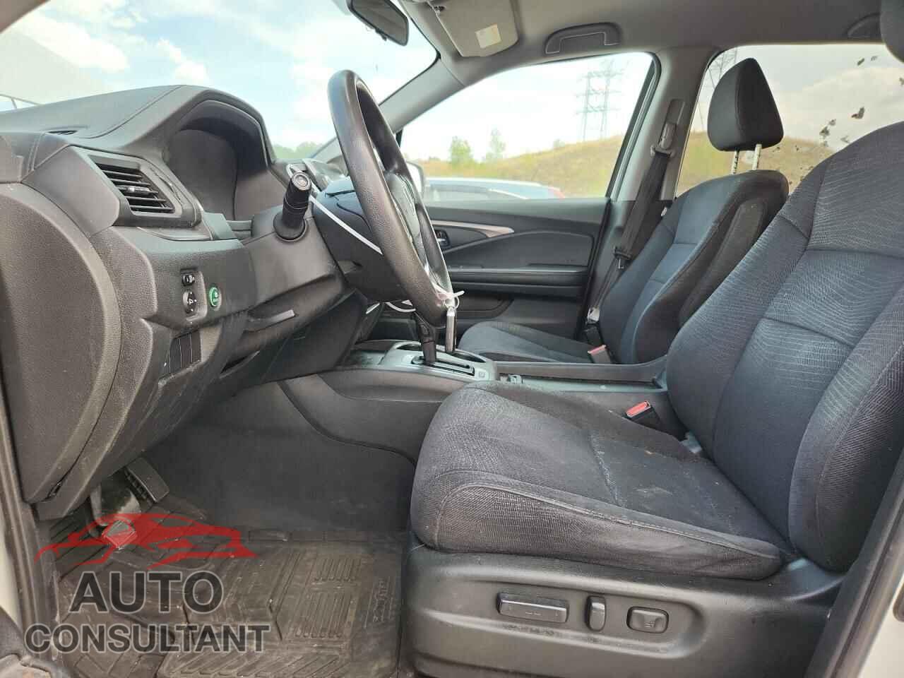 HONDA PILOT 2017 - 5FNYF6H3XHB096039