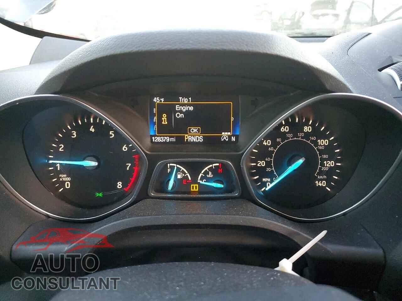 FORD ESCAPE 2017 - 1FMCU9J94HUC12984