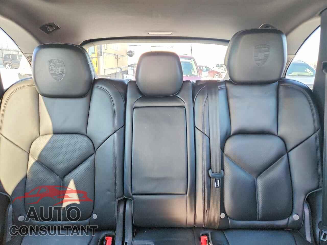 PORSCHE CAYENNE 2018 - WP1AA2A23JKA06814