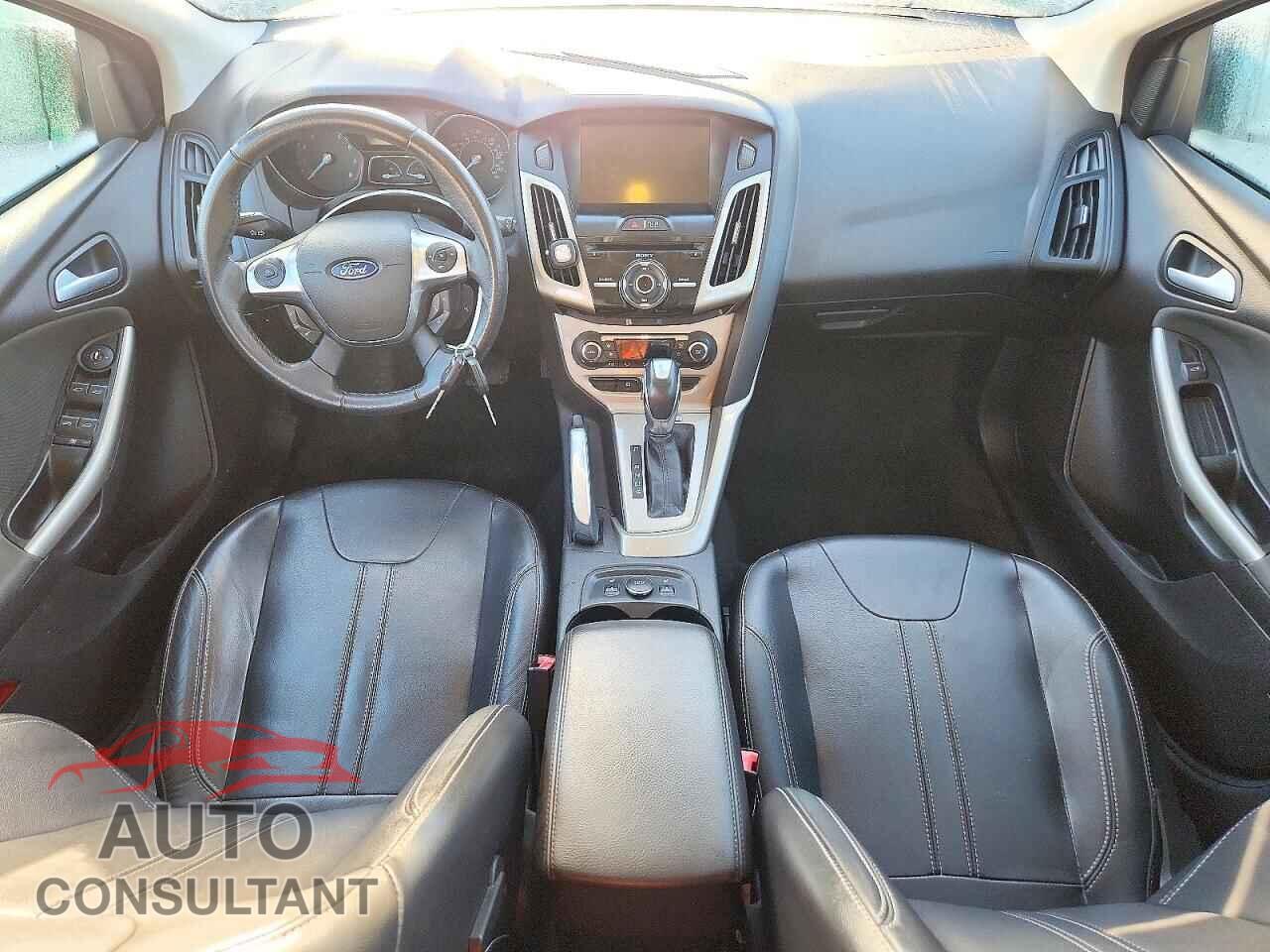 FORD FOCUS 2012 - 1FAHP3M24CL292417