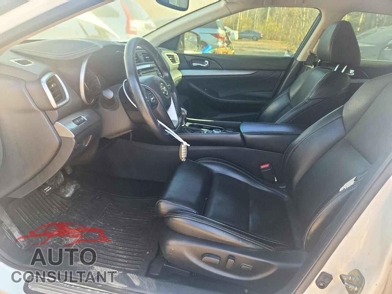 NISSAN MAXIMA 2017 - 1N4AA6AP6HC426307