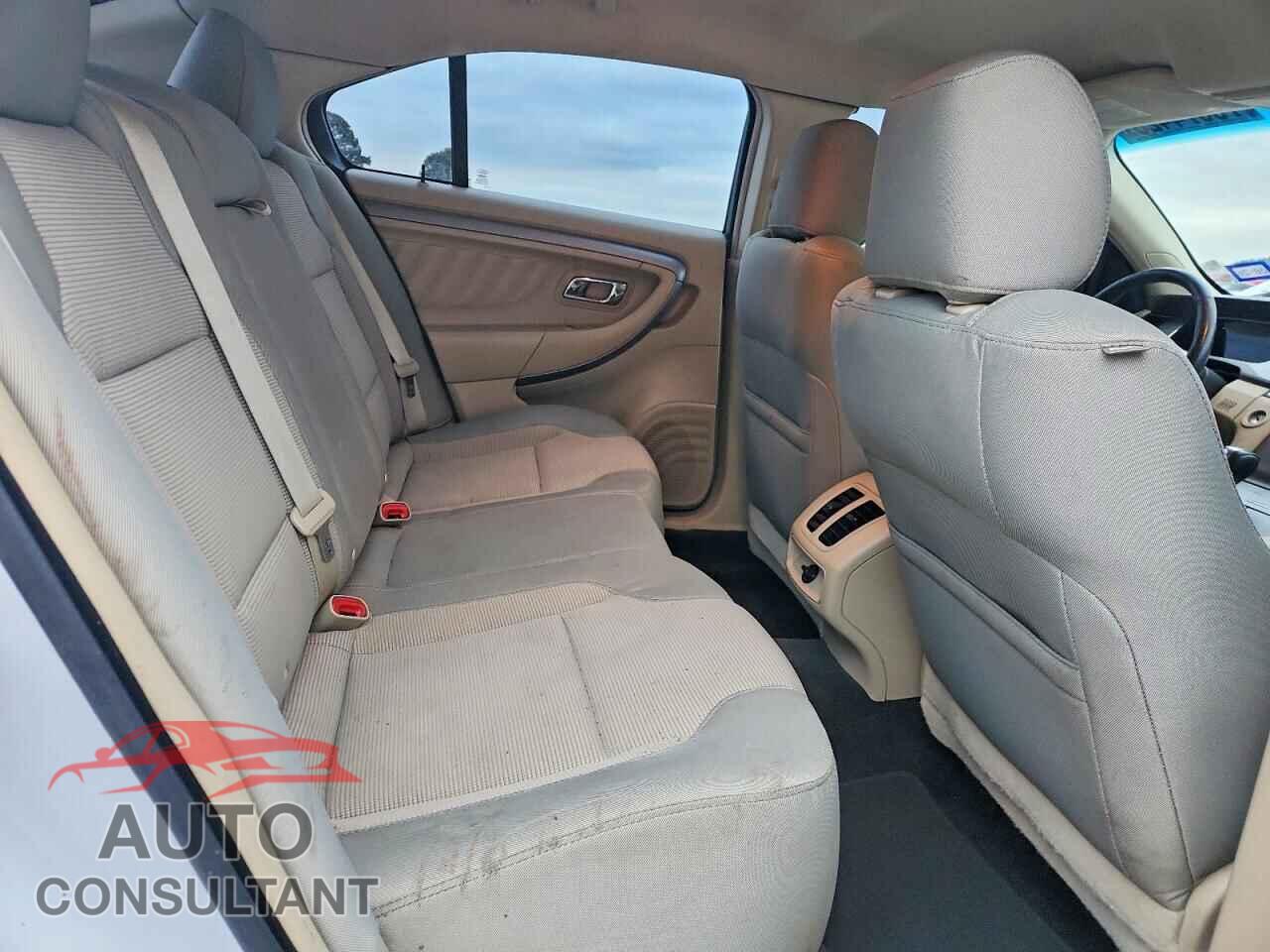 FORD TAURUS 2015 - 1FAHP2E82FG192245