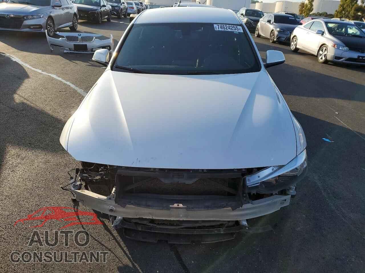 BMW 3 SERIES 2016 - WBA8E9G57GNU30564