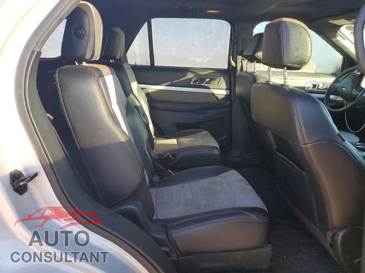 FORD EXPLORER 2017 - 1FM5K7D8XHGE11140