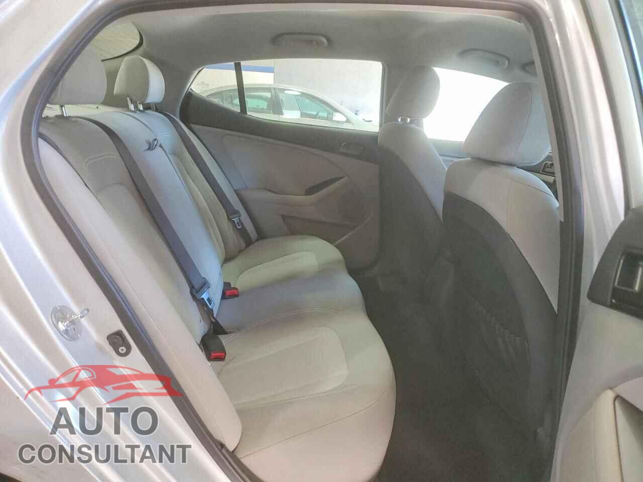 KIA OPTIMA 2011 - KNAGM4A75B5131675