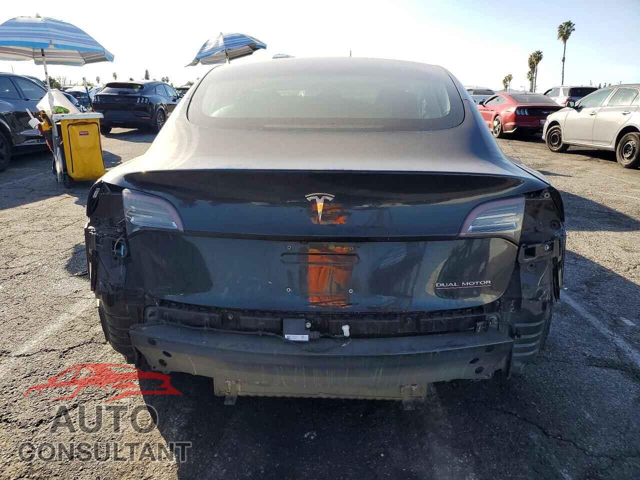 TESLA MODEL 3 2018 - 5YJ3E1EB3JF070660